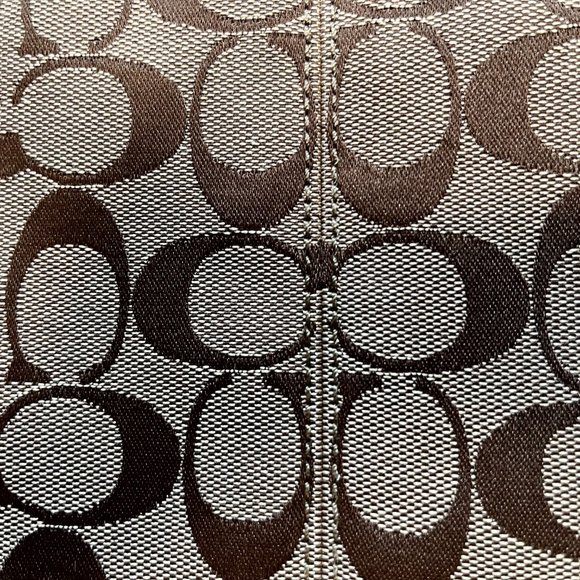 🎉Purse Sale🎉 Coach Shoulder Purse/Bag w/Front Zipper Pocket - Picture 4 of 7